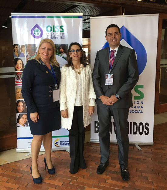 La Secretaria General de la OISS con la Directora del INSS de Brasil y el Ministro de Trabajo de Honduras