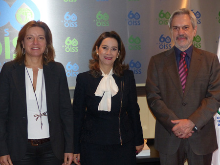De Izquierda a derecha: la Directora de la OEI, Fabiola Sotelo; La Secretaria General de la OISS, Gina Magnolia Riaño Barón y el Secretario General de la OEI, Paulo Speller